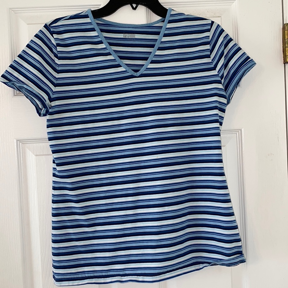 “EDITIONS” V Neck Tee